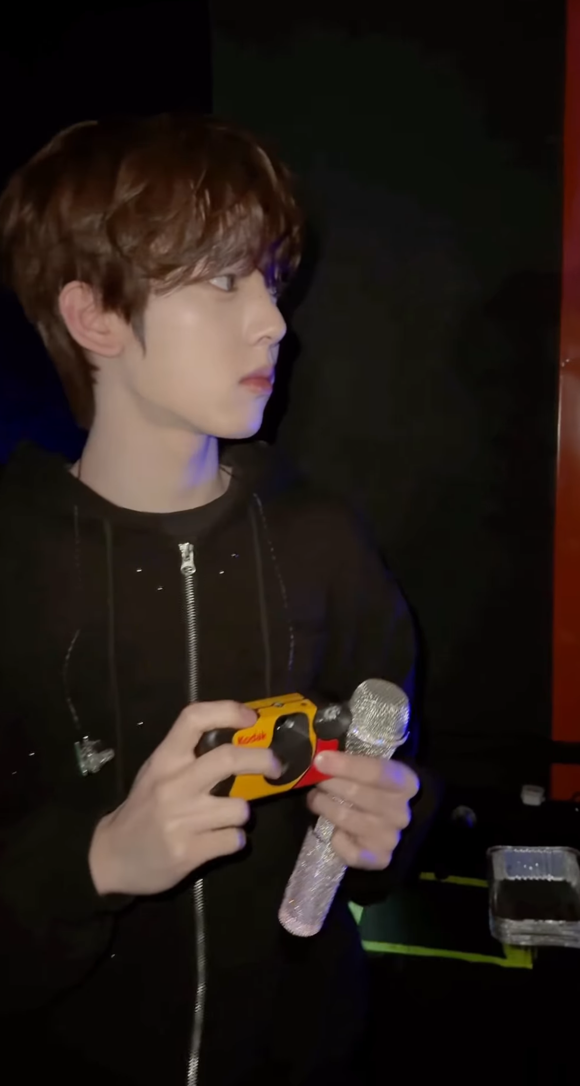 Today's most popular wallpaper in the Han Yujin (ZEROBASEONE) community