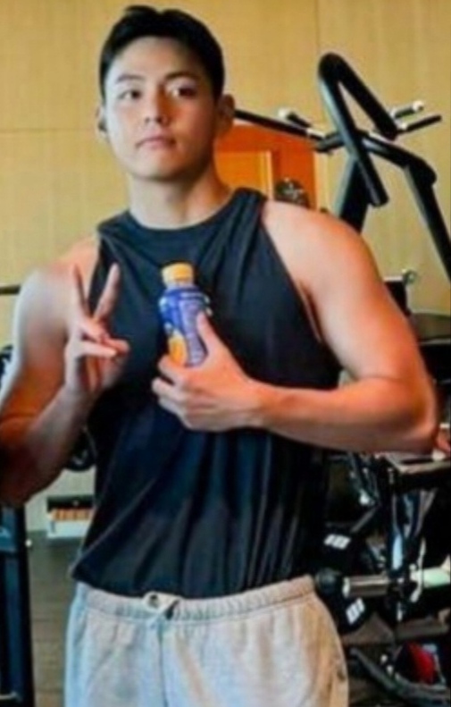 뷔 (방탄소년단)의 최신 사진