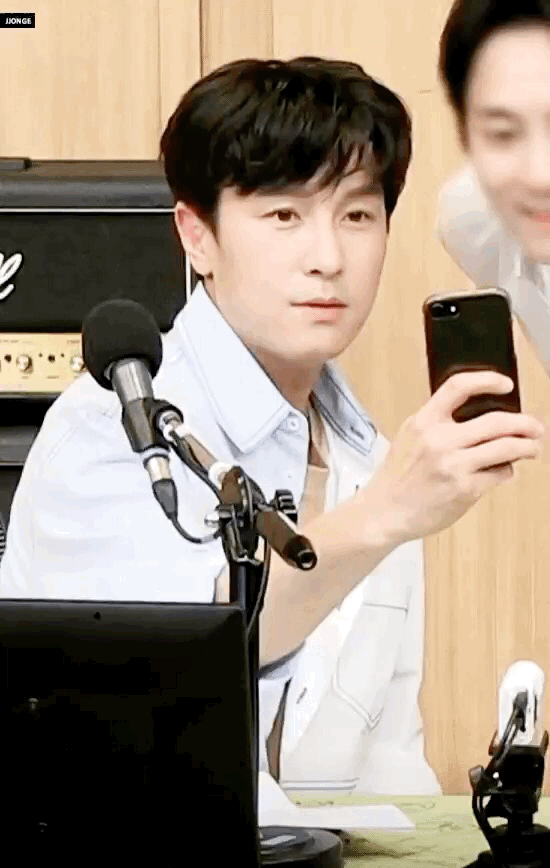 A moment captured by Kim Dongwan (SHINHWA)'s fan