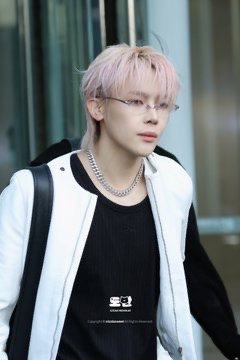 A moment captured by Nicholas (&TEAM)'s fan