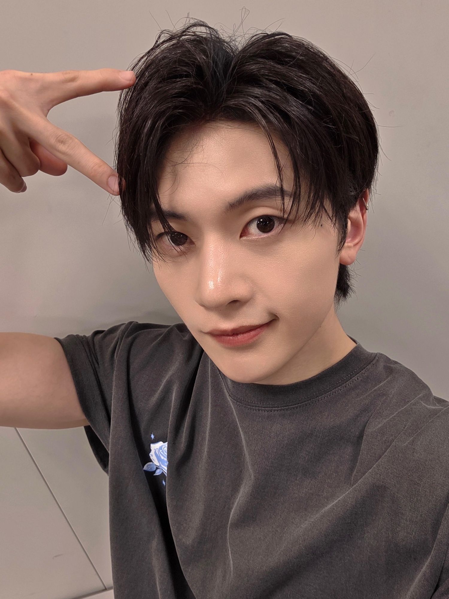 Recent activity shot of Seok Matthew (ZEROBASEONE)