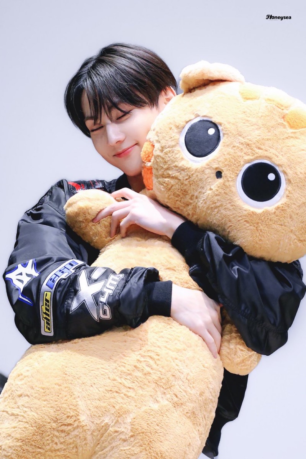 Latest photo of Jungwon (ENHYPEN)