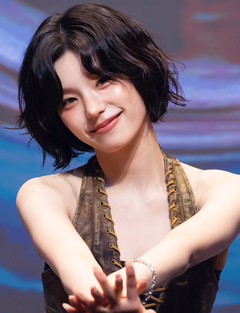 Latest photo of Yeji (ITZY)