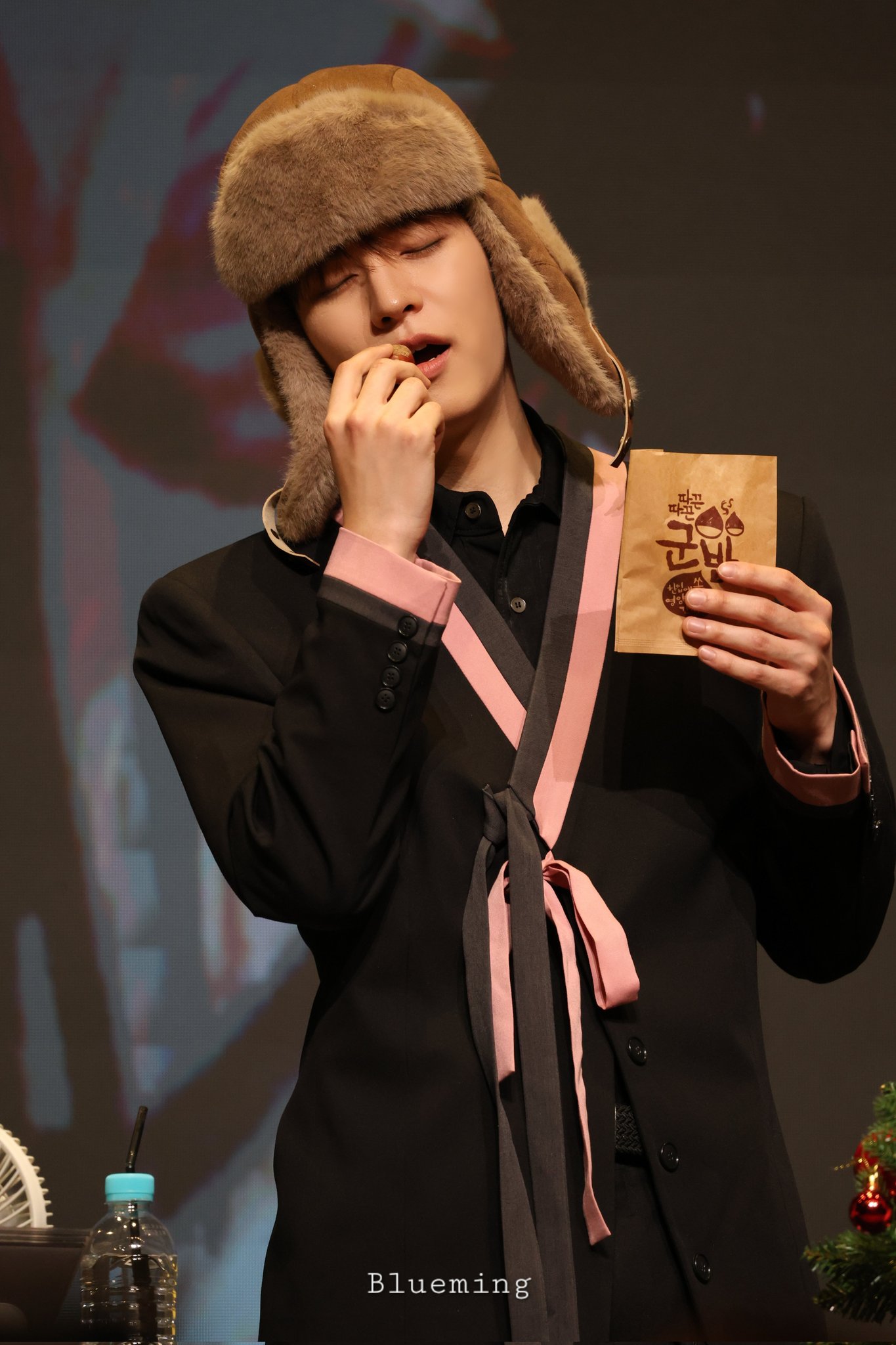 Latest photo of Seungmin (Stray Kids)