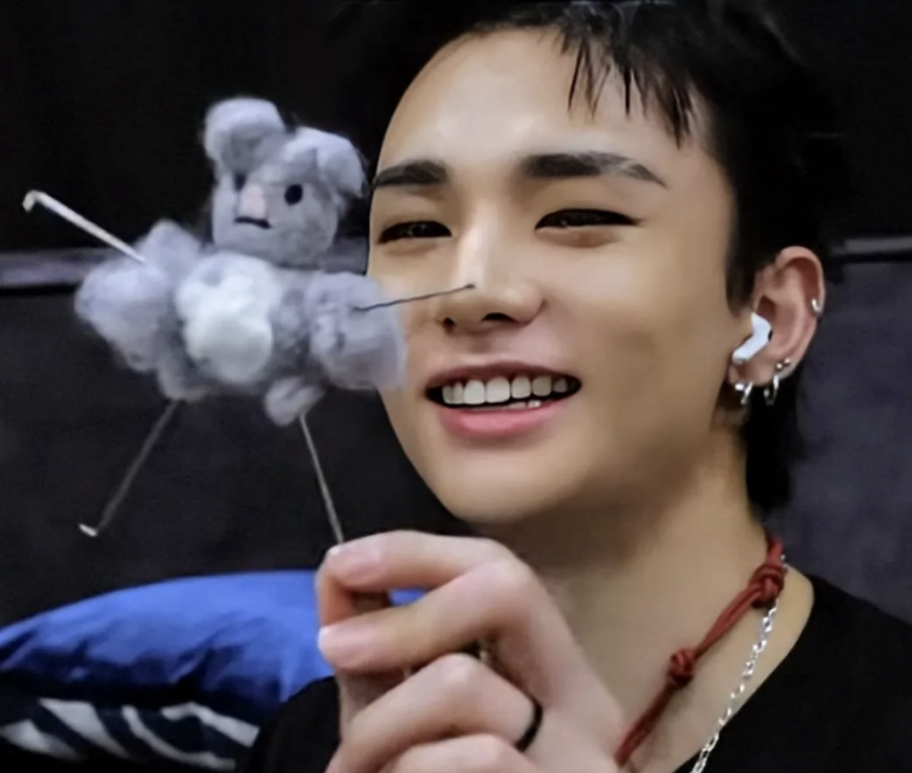 A moment captured by Hyunjin (Stray Kids)'s fan