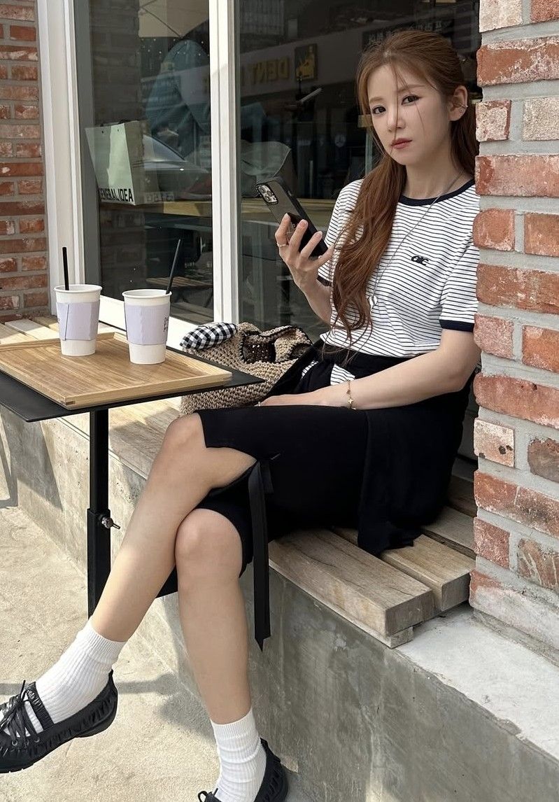 Behind-the-scenes cut of Park Chorong (Apink)