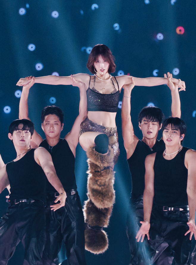 Foto terbaru Momo (TWICE)