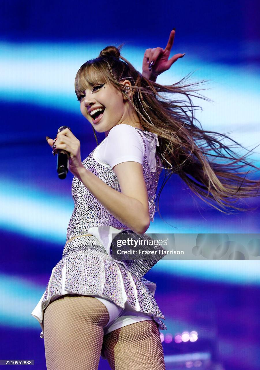 Latest photo of Lisa (BLACKPINK)