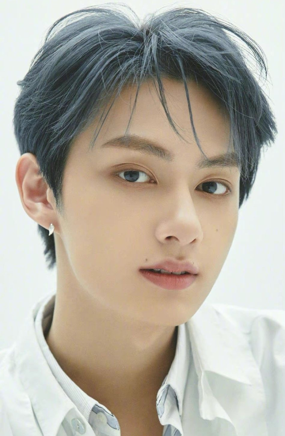 Recent activity shot of Jun (SEVENTEEN)