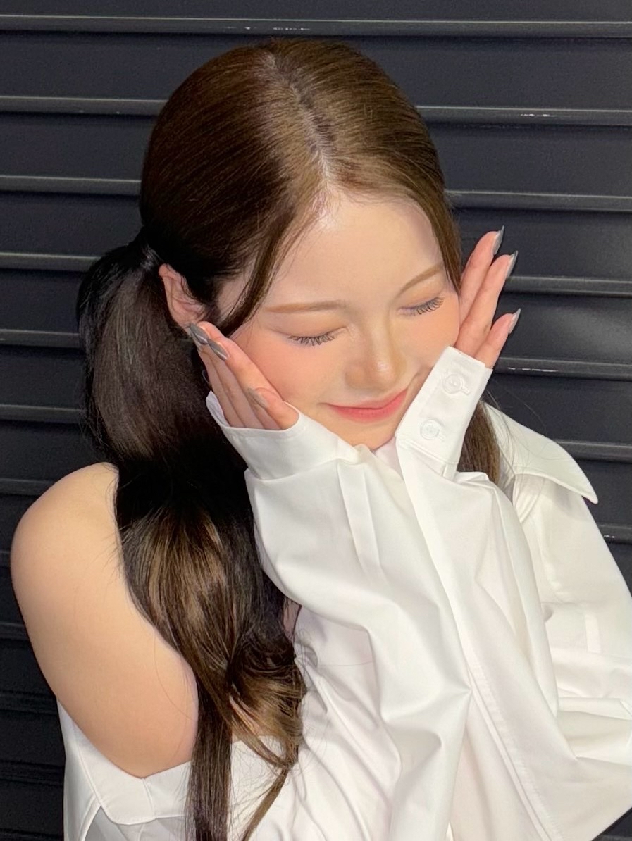 A moment captured by Ayaka (NiziU)'s fan