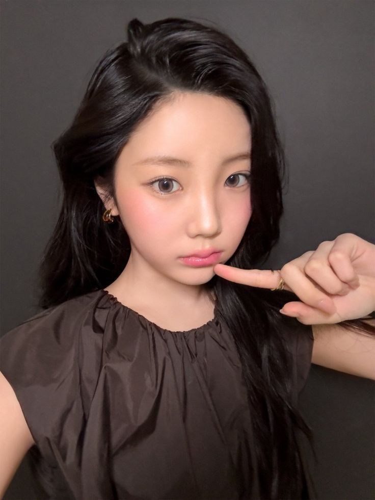 Recent activity shot of Wonhee (ILLIT)