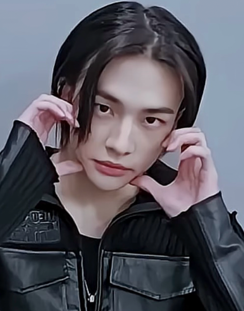 Latest photo of Hyunjin (Stray Kids)