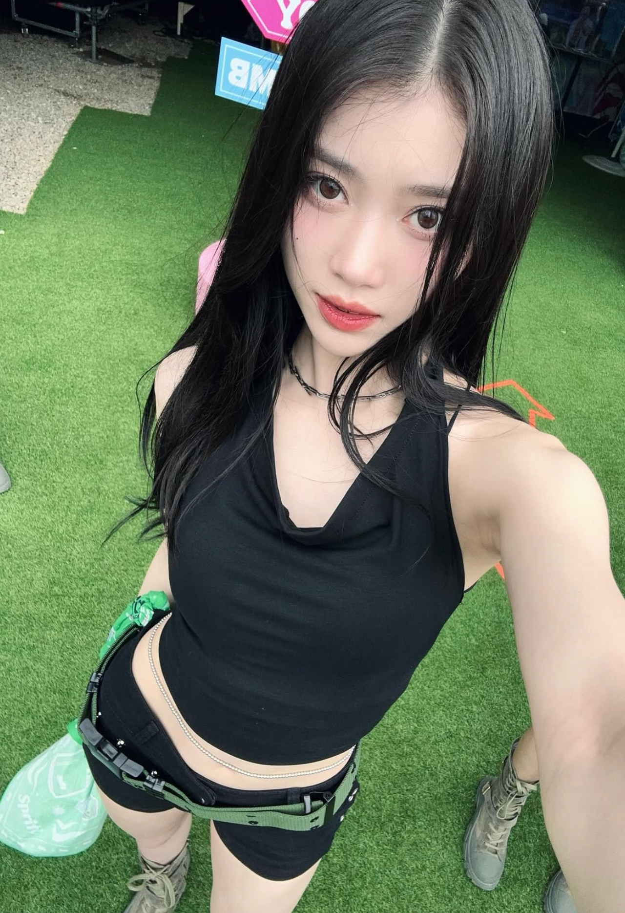 Behind-the-scenes cut of Xiao Ting (Kep1er)
