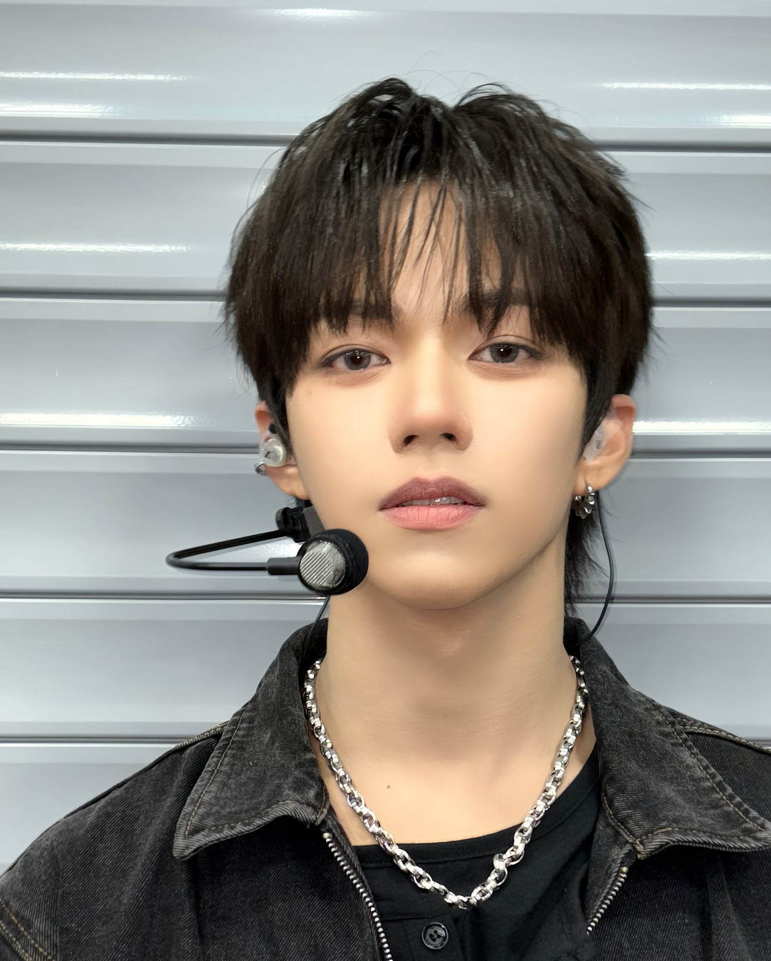 Behind-the-scenes cut of JL (AHOF)