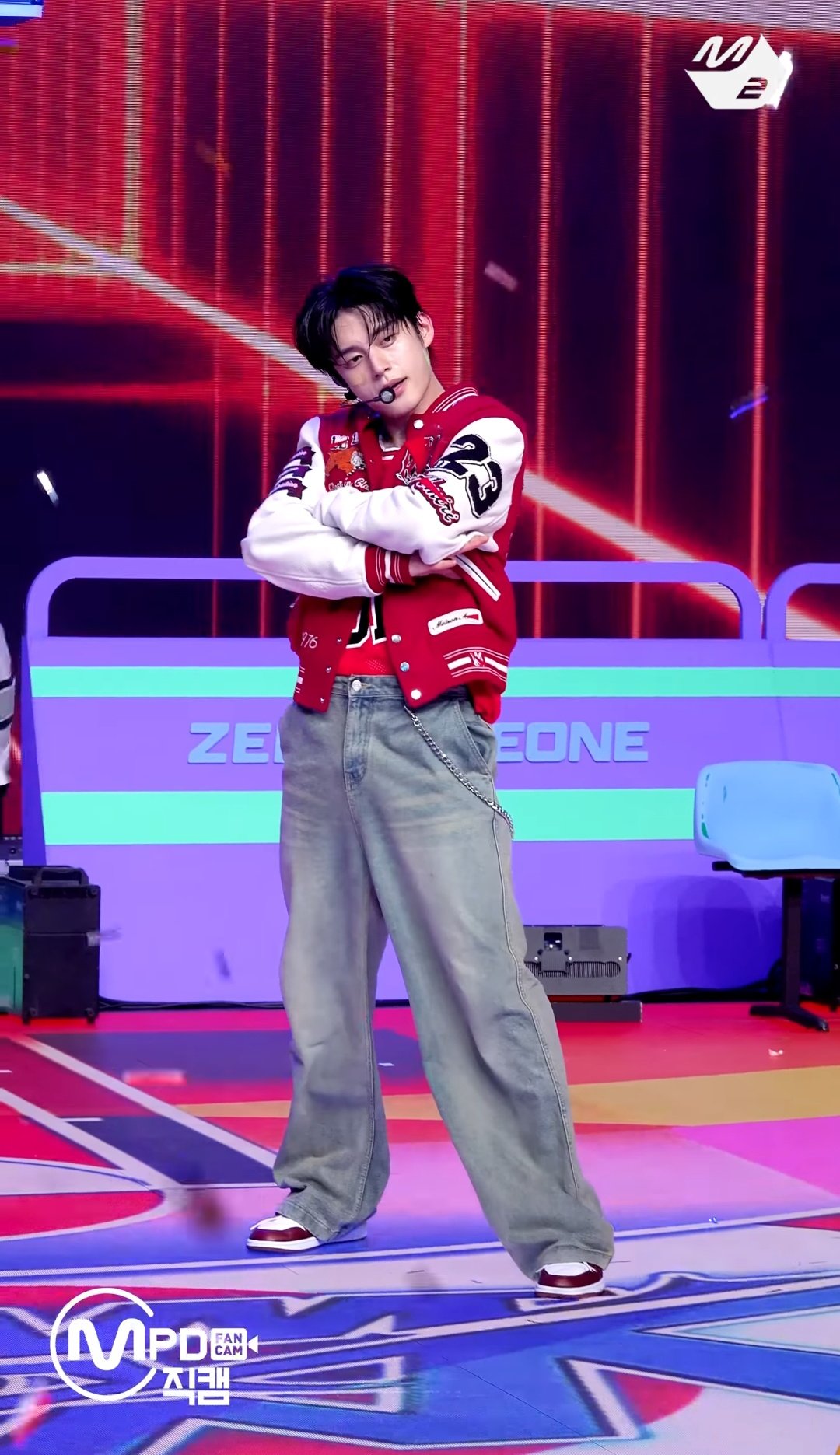 Fandom-recommended wallpaper image of Kim Jiwoong (ZEROBASEONE)
