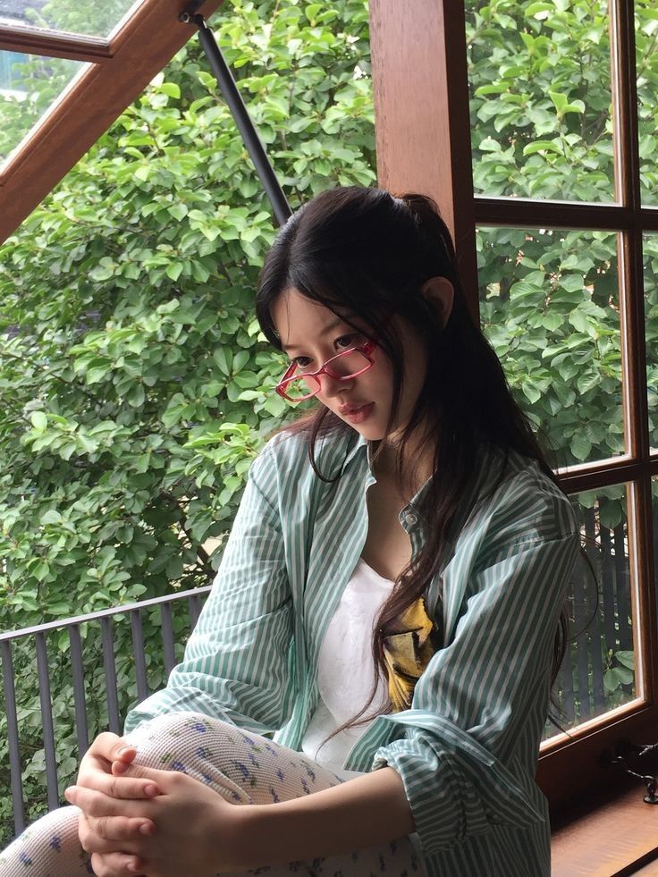 慜柱 (ILLIT)的最新照片