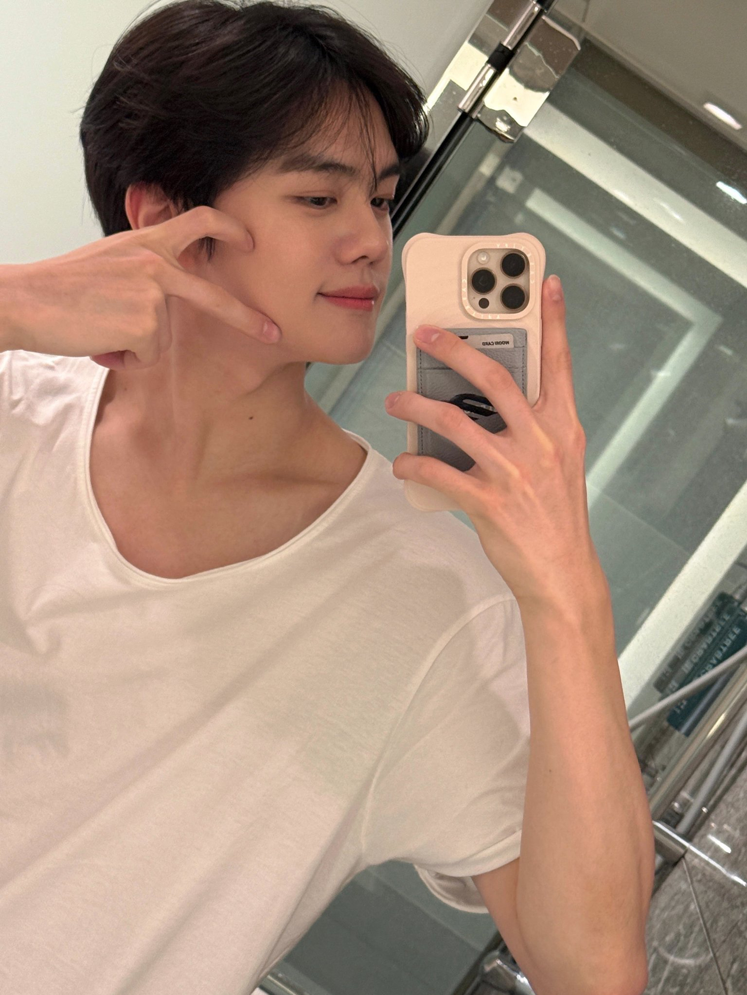 Recent activity shot of Kim Gyuvin (ZEROBASEONE)