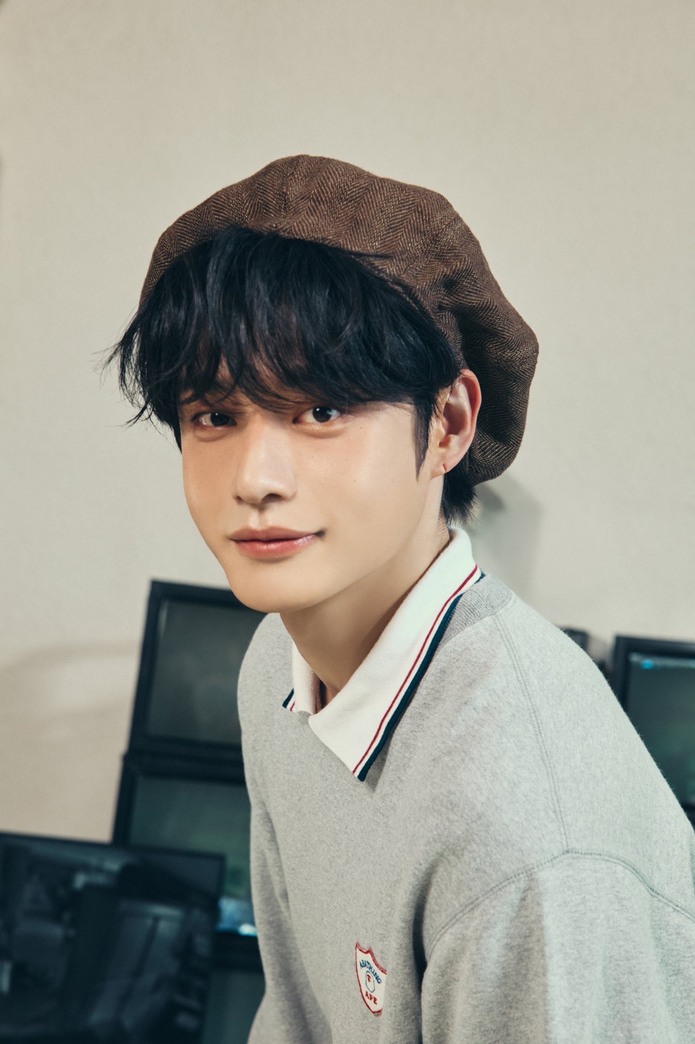 Behind-the-scenes cut of Kim Jiwoong (ZEROBASEONE)