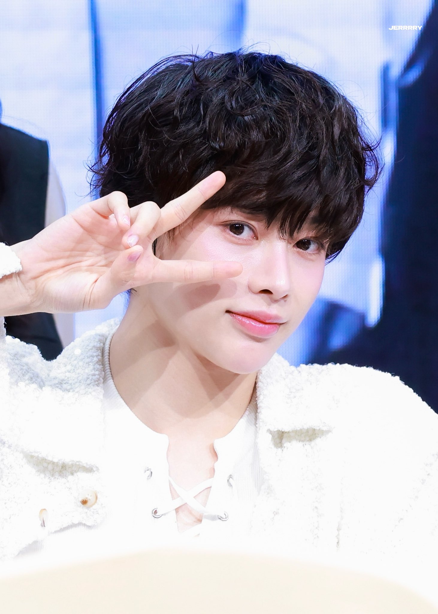 A moment captured by Hanbin (TEMPEST)'s fan