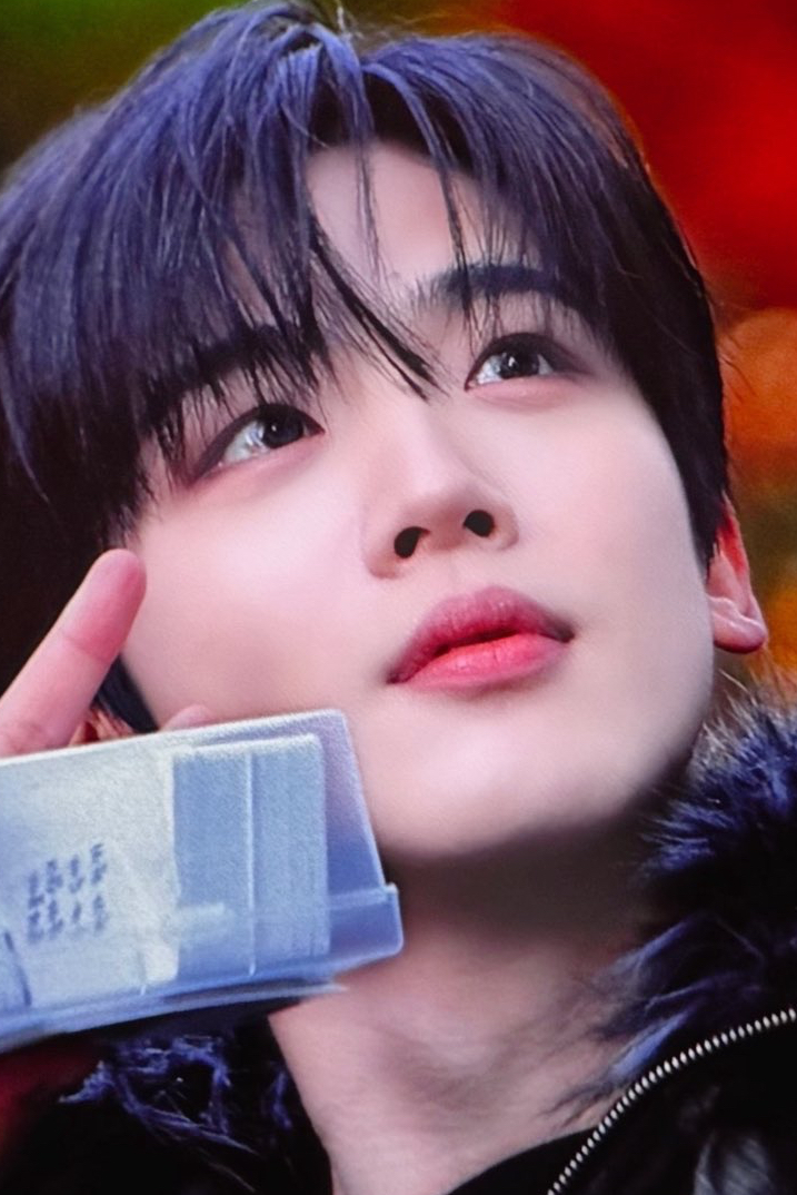 Recent activity shot of Kim Yohan (WEi)