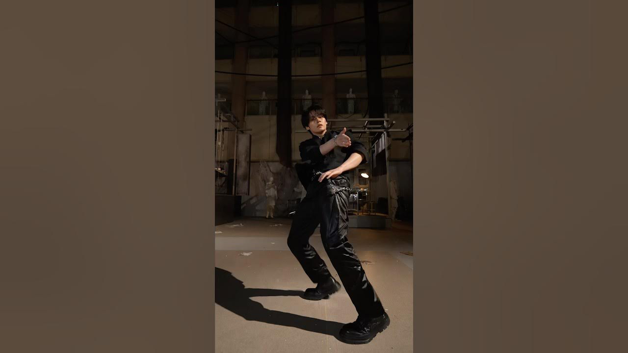 Lee Know (Stray Kids)的最新活动照片