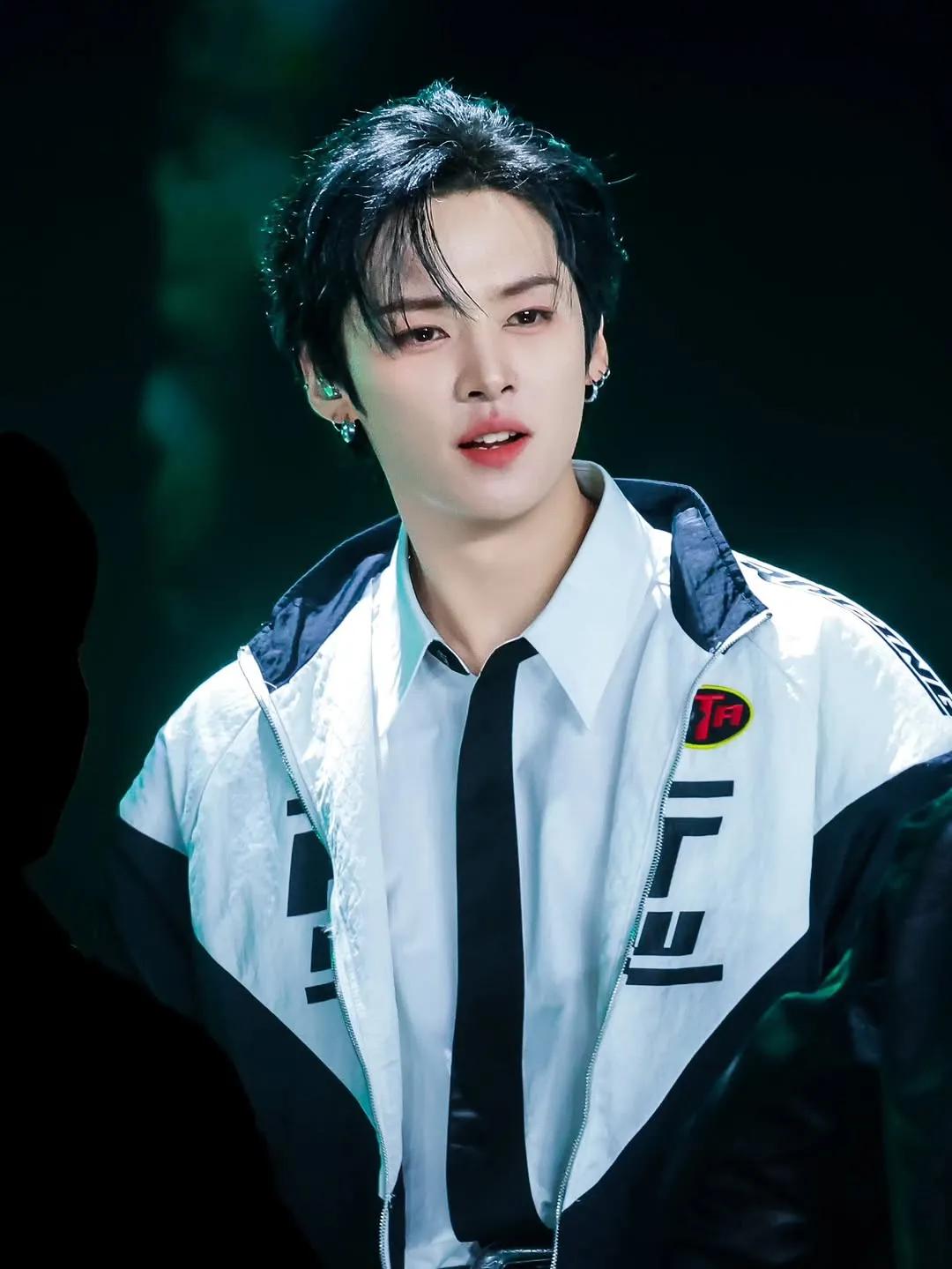 Lee Know (Stray Kids)的最新照片