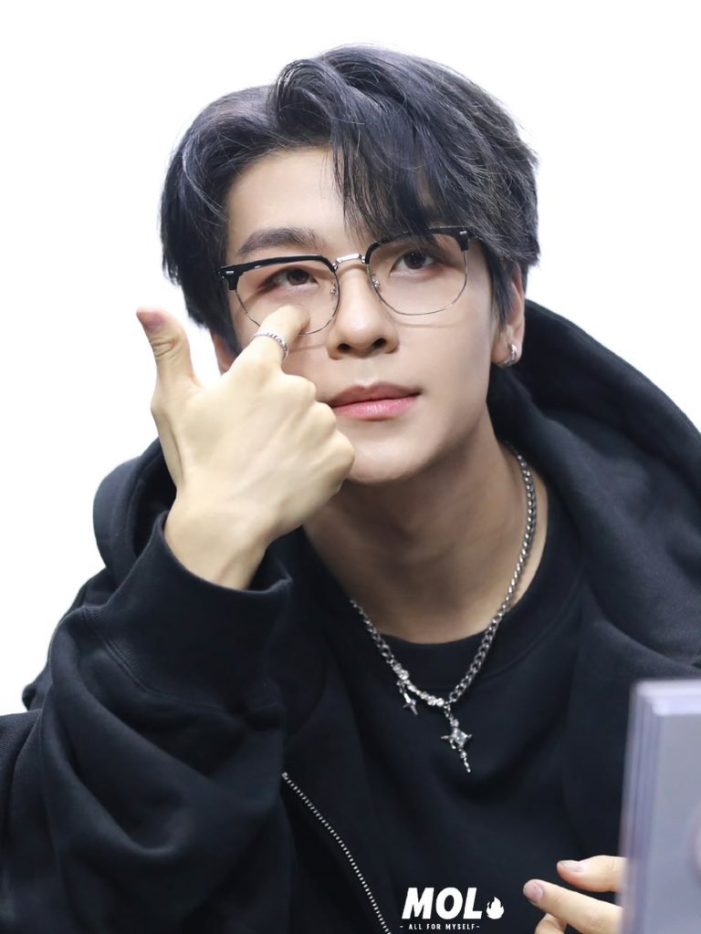 Recent activity shot of He Xinlong (BOY STORY)