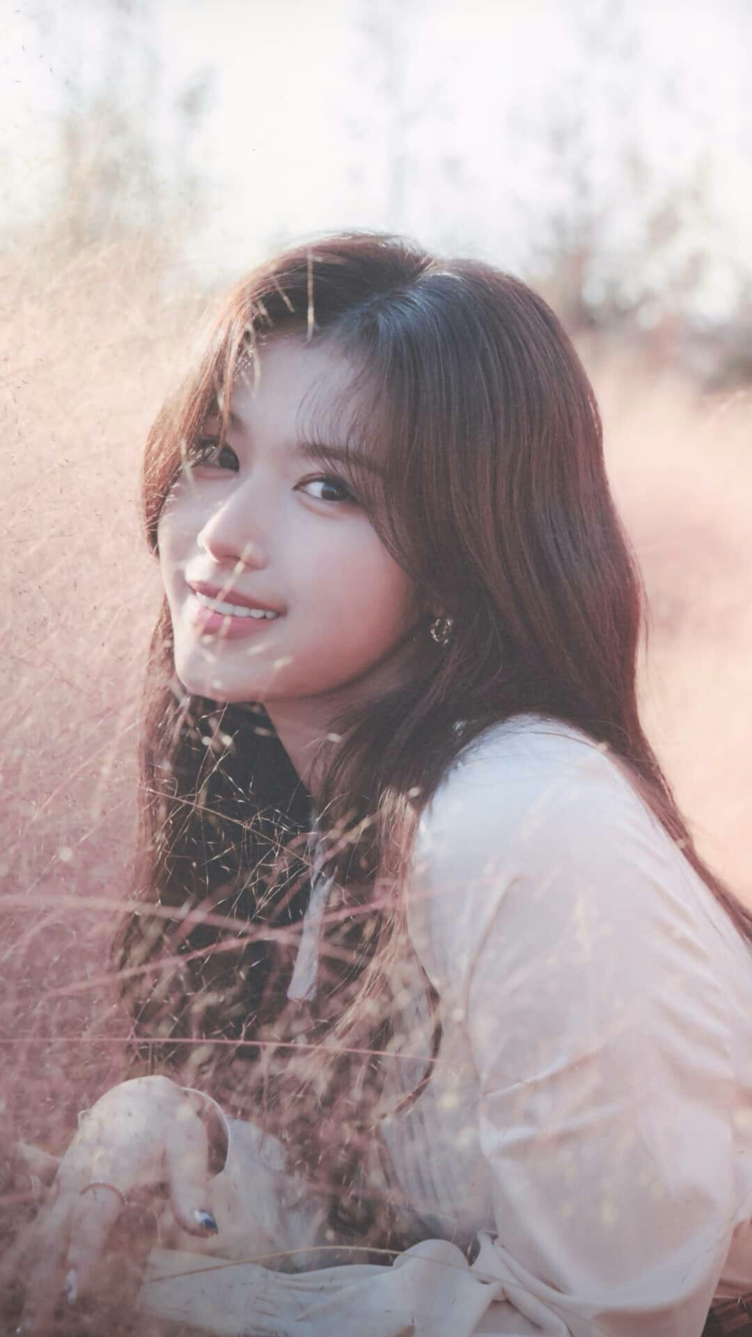 Fan-made special wallpaper for Sana (TWICE)