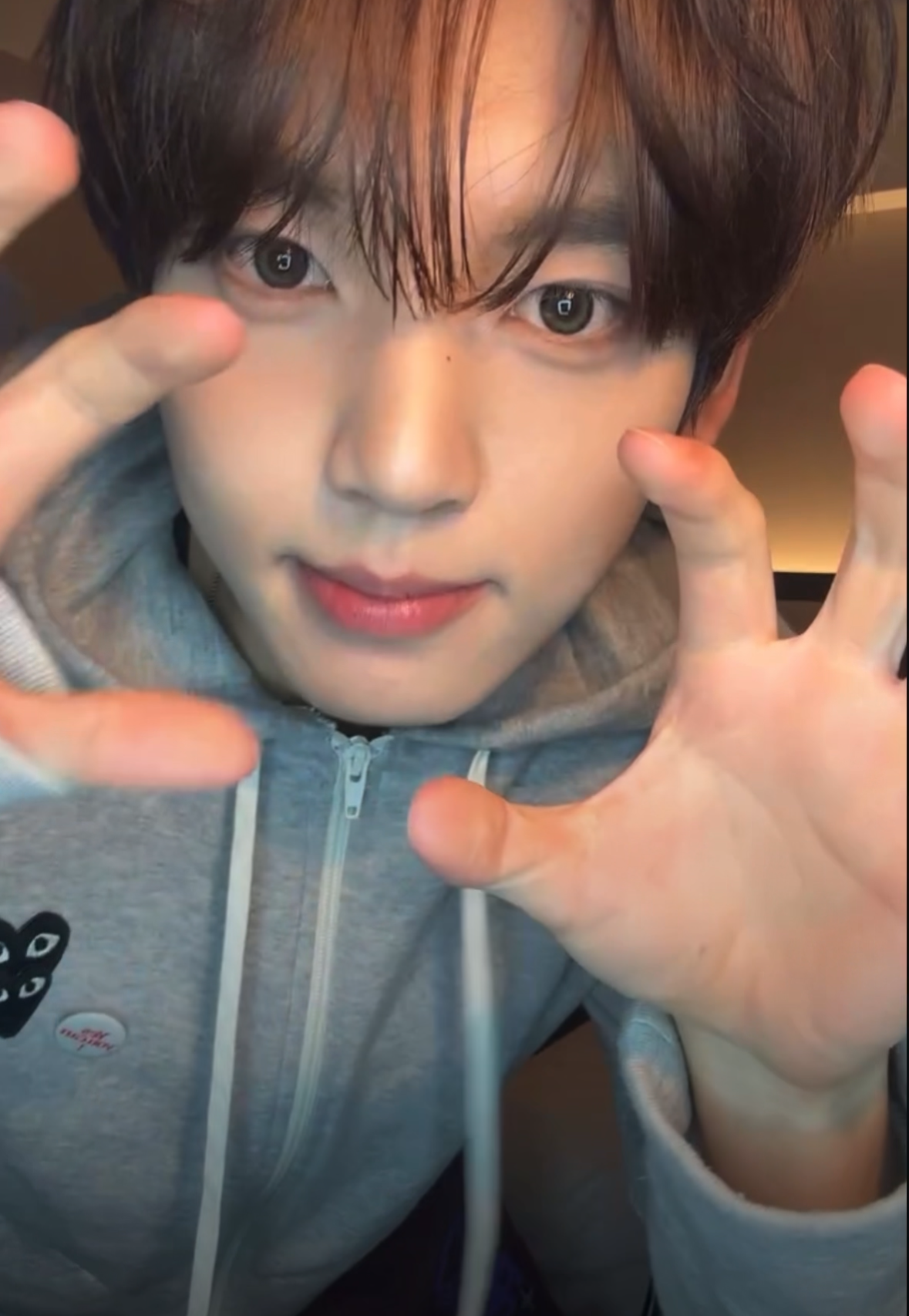 Behind-the-scenes cut of Han Yujin (ZEROBASEONE)