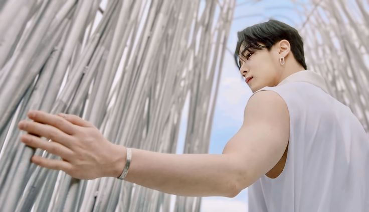 Behind-the-scenes cut of Moonbin (ASTRO)