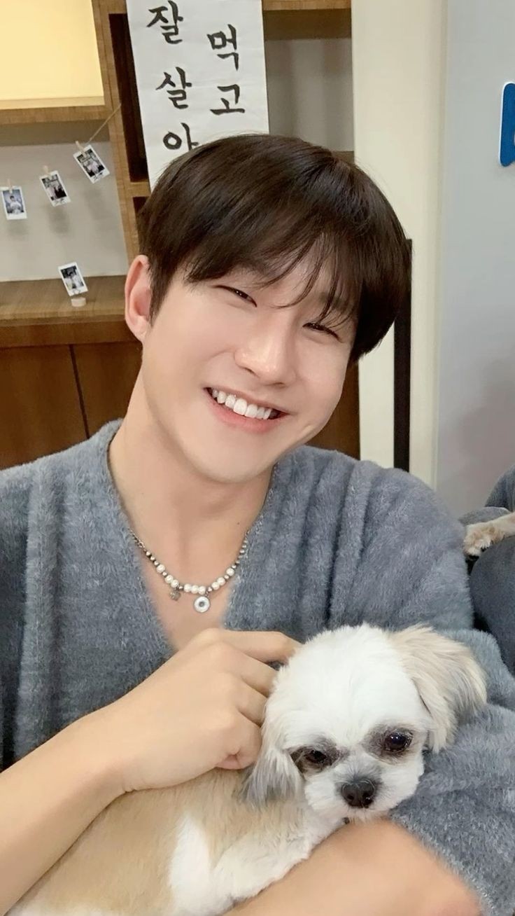 Jinjin (ASTRO)的最新活動照片