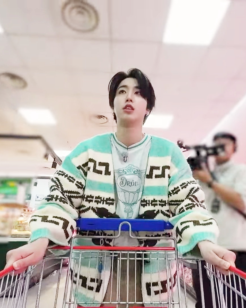 Behind-the-scenes cut of HAN (Stray Kids)