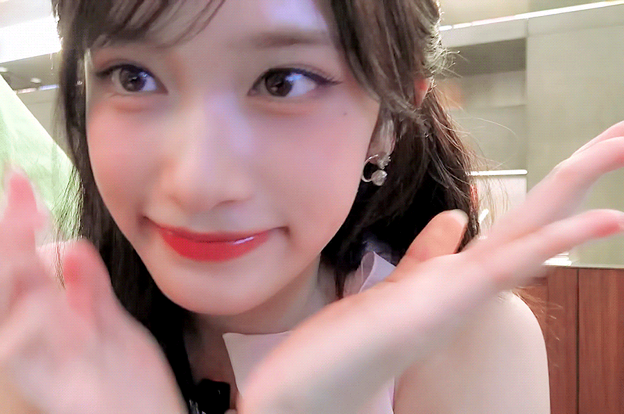 イソ (IVE)の舞台裏ショット