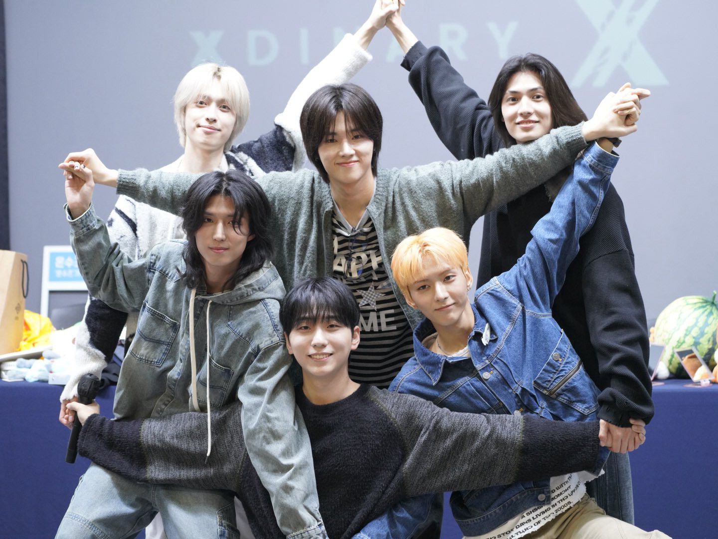 Behind-the-scenes cut of Xdinary Heroes