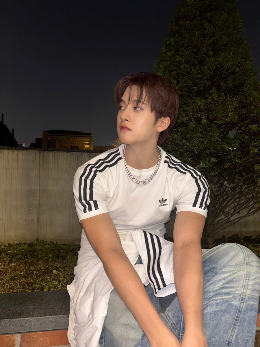 Behind-the-scenes cut of Xikers