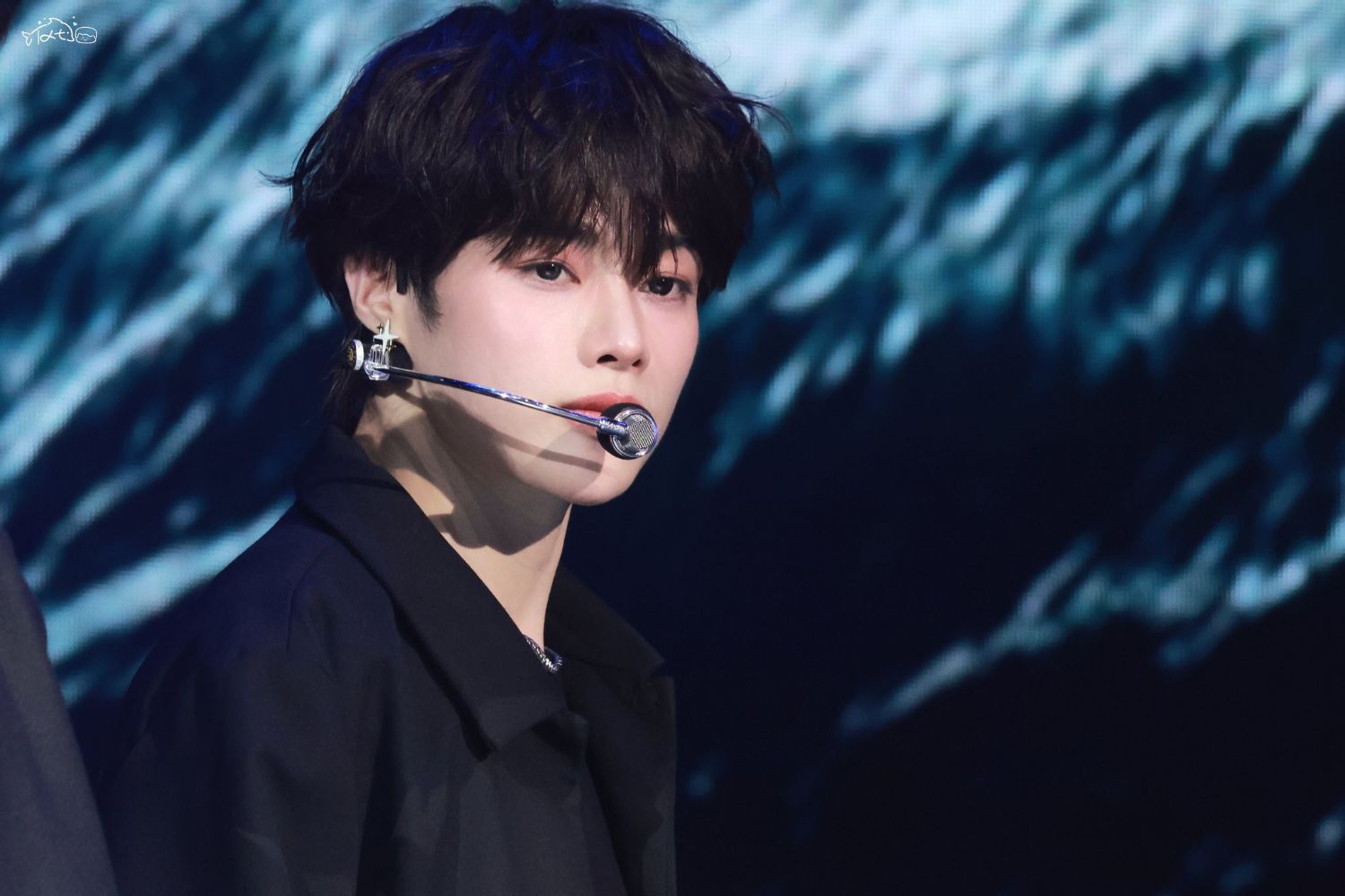 Behind-the-scenes cut of Hanbin (TEMPEST)