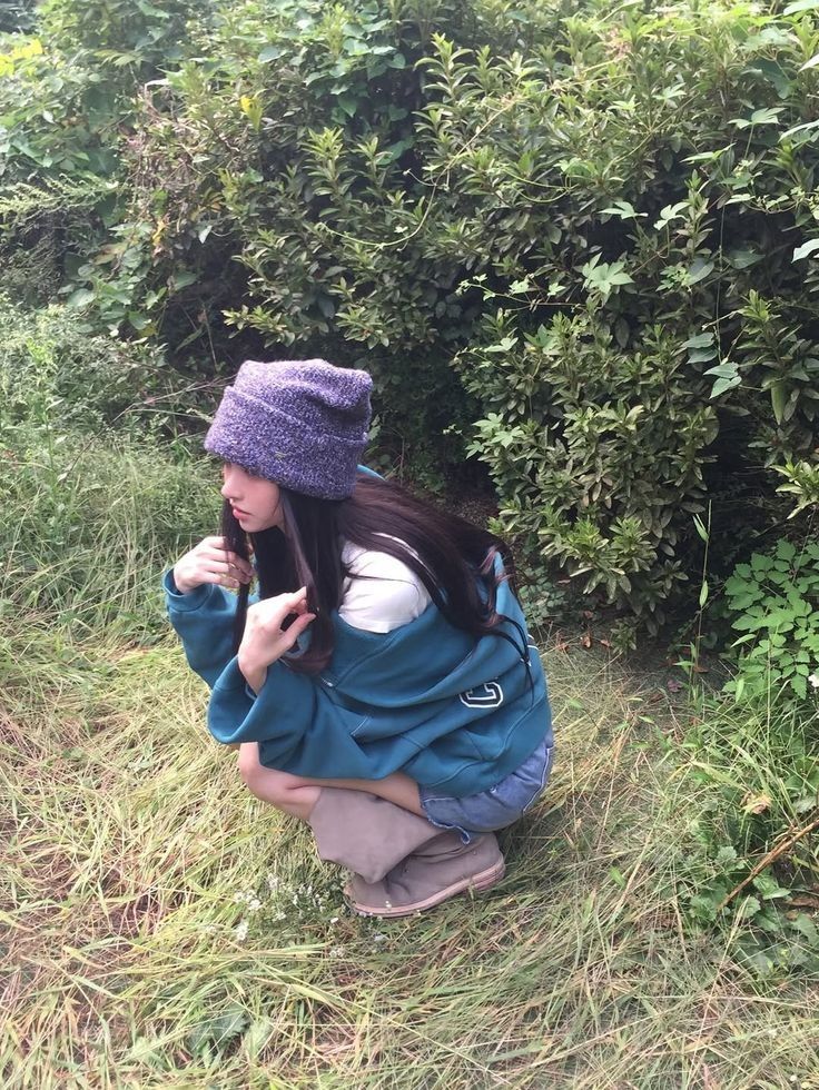 Behind-the-scenes cut of ILLIT