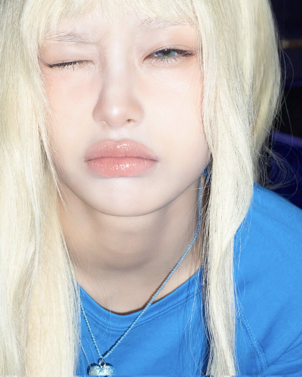 Chuu的最新活动照片