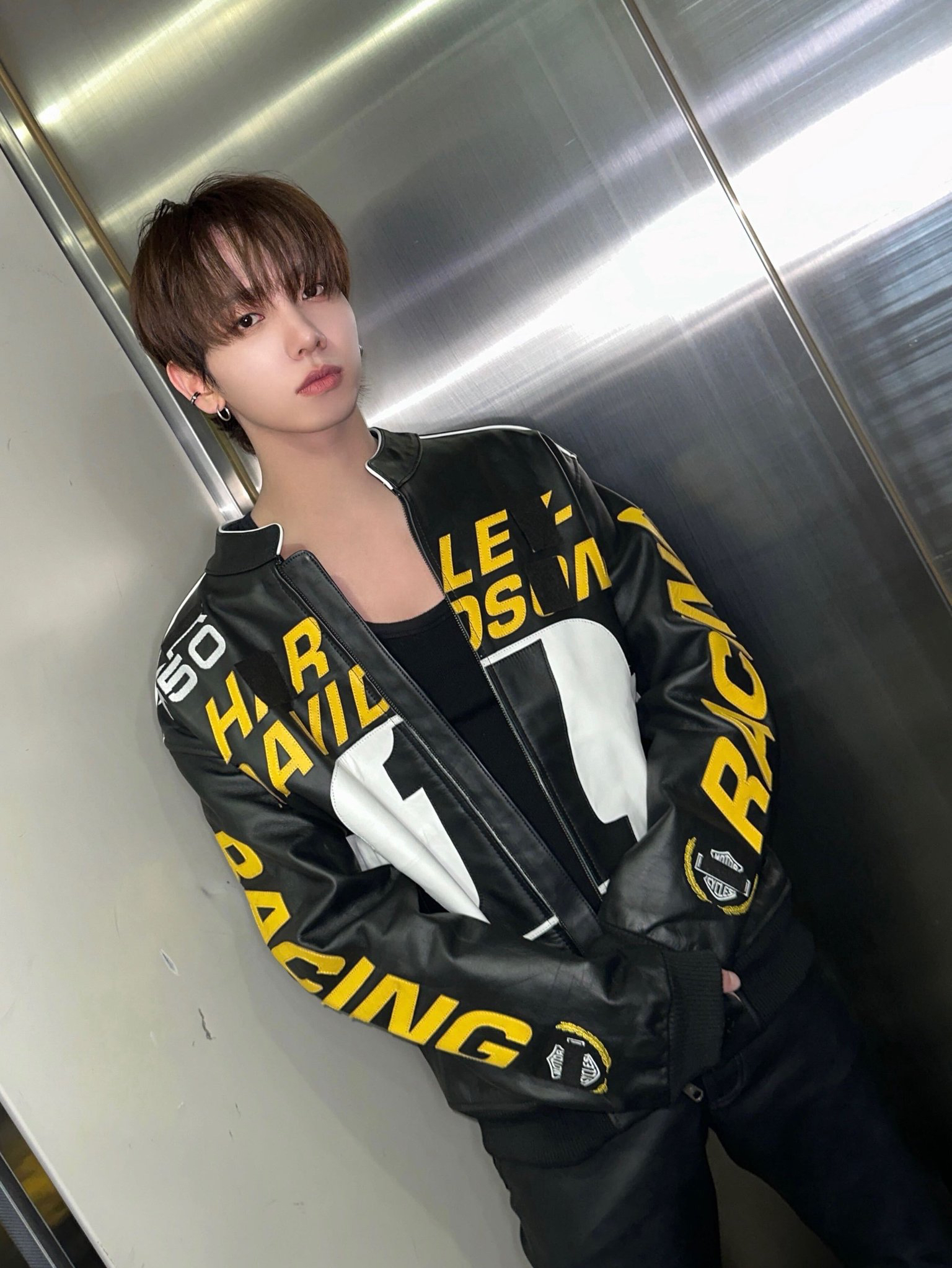 명재현 (BOYNEXTDOOR)의 비하인드 컷