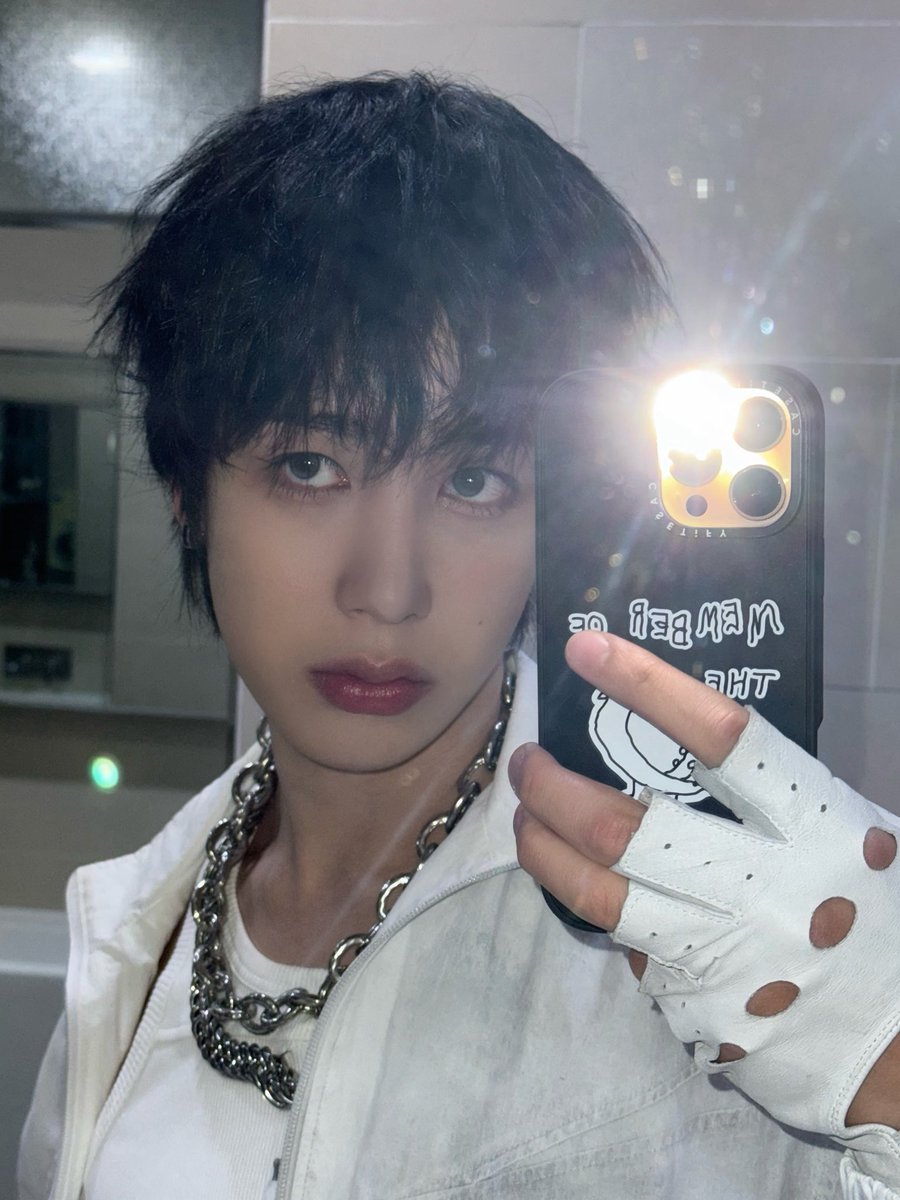 A moment captured by Xikers's fan