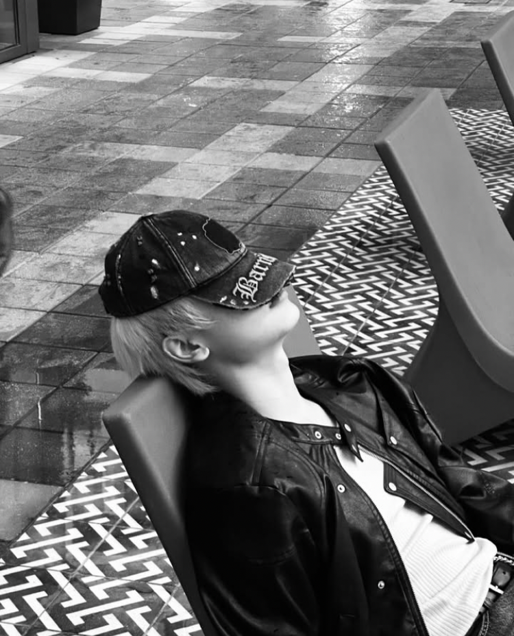 Behind-the-scenes cut of Yechan (Xikers)
