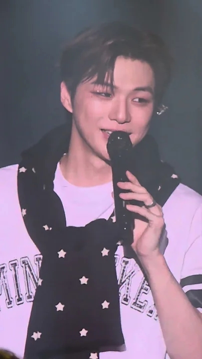 강다니엘 최근 활동샷