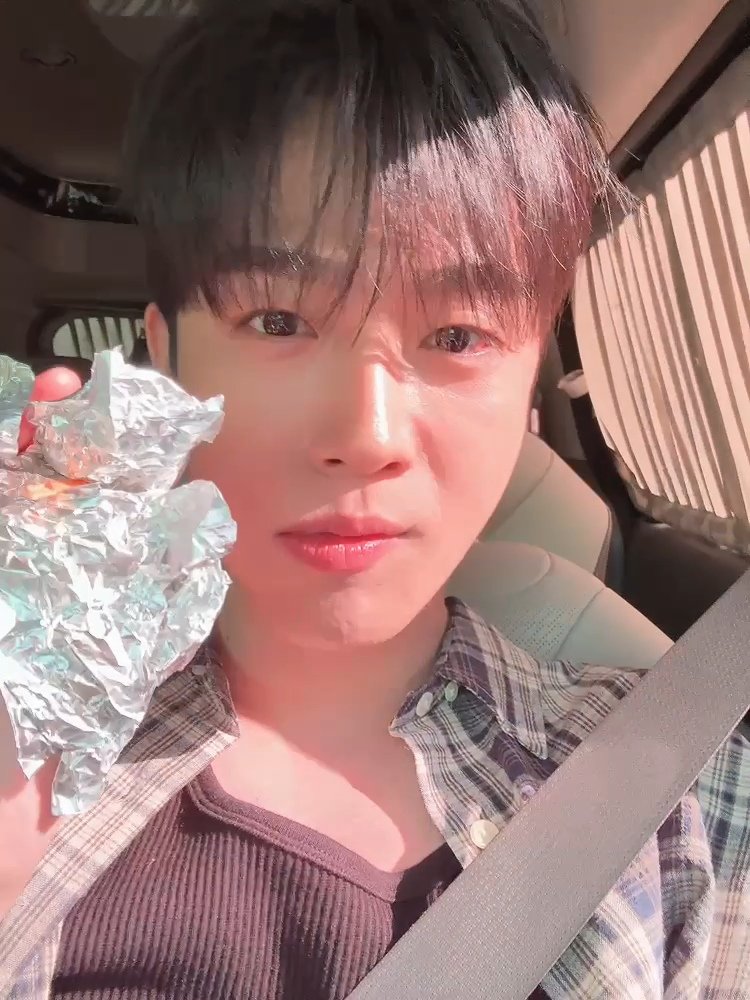 Latest photo of Kim Yohan (WEi)