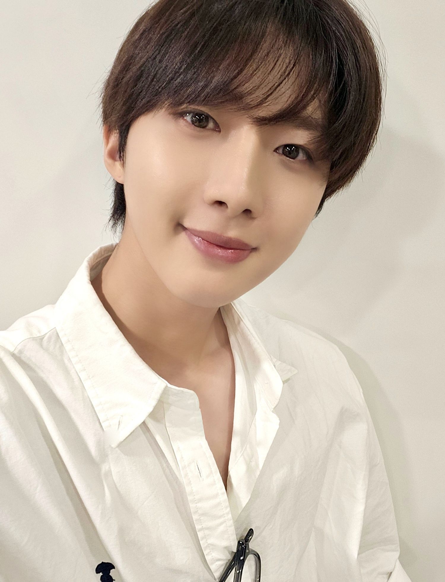 Recent activity shot of Hui (PENTAGON)