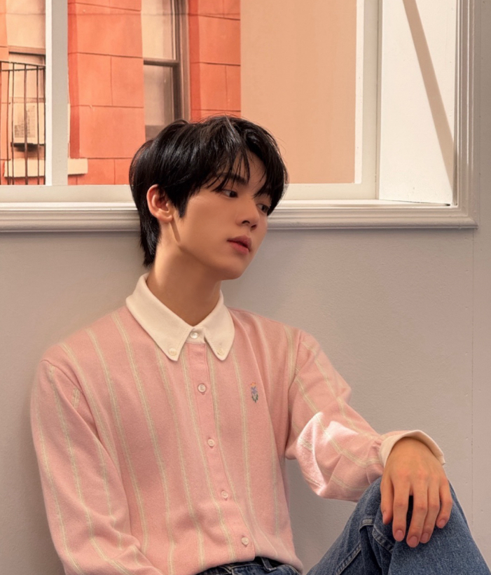Behind-the-scenes cut of Han Yujin (ZEROBASEONE)