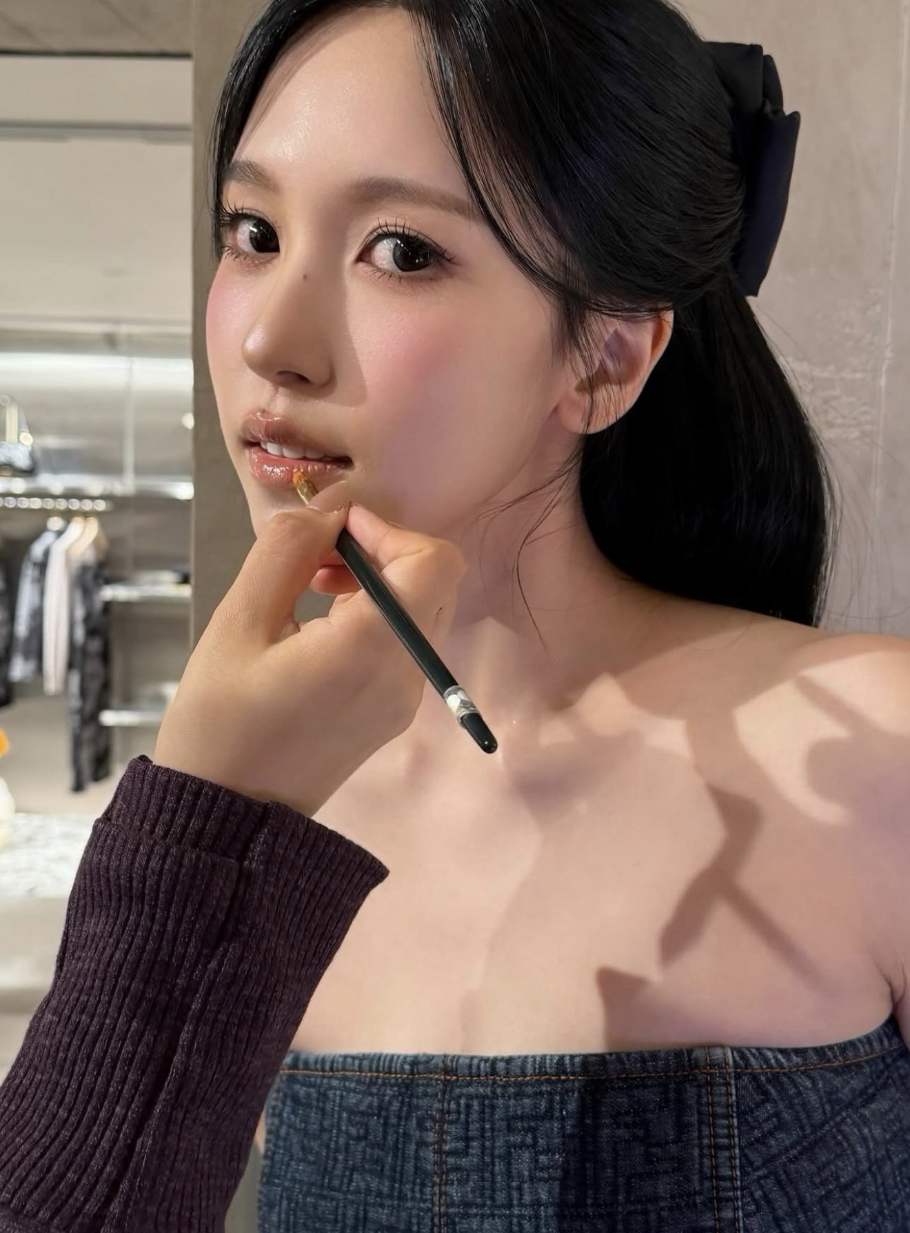 Behind-the-scenes cut of Mina (TWICE)