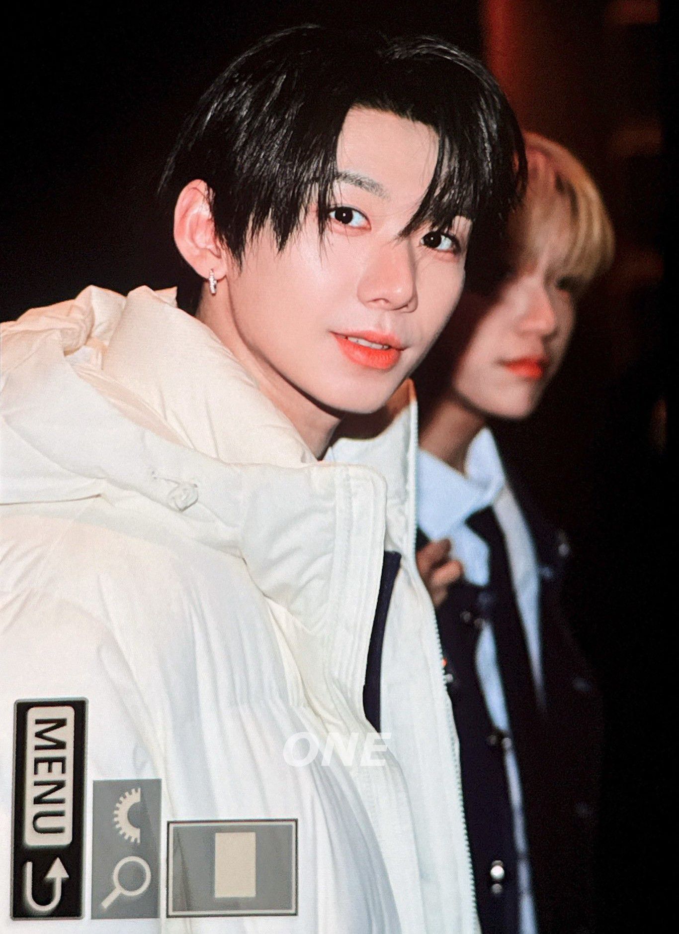 A moment captured by Park Han (AHOF)'s fan