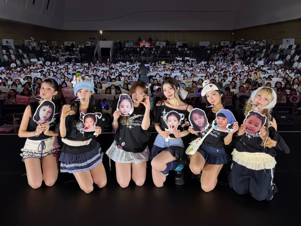 A moment captured by Kep1er's fan