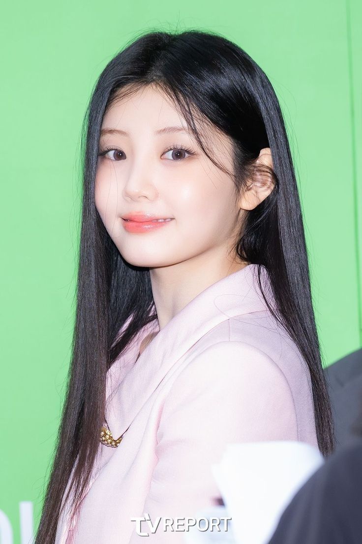 Latest photo of Wonhee (ILLIT)