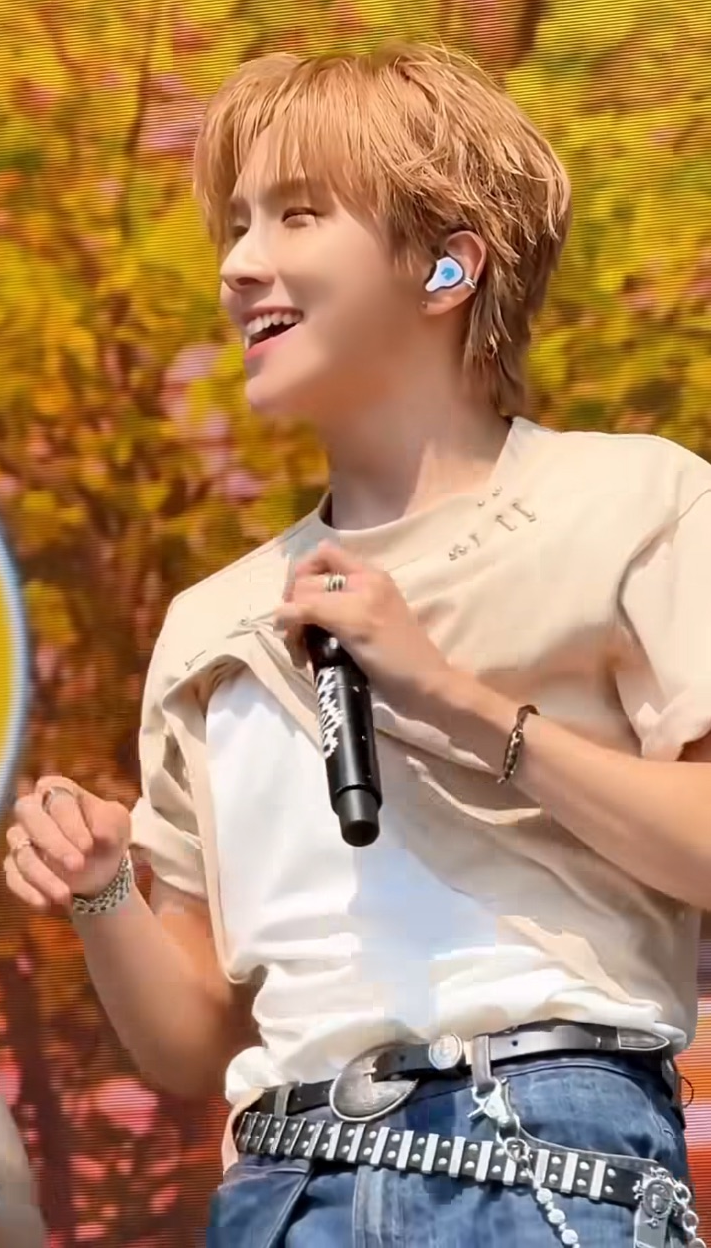 Today's most popular wallpaper in the Woonhak (BOYNEXTDOOR) community